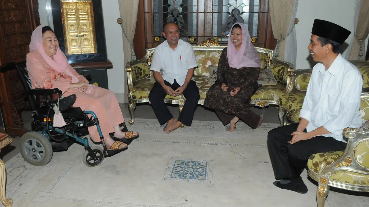 Jokowi bertemu dengan yenni wahid_20140325