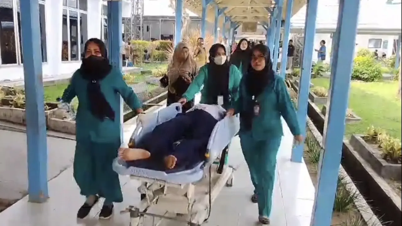 Suasana ramai RSUD Kisaran usai para murid diduga alami keracunan
