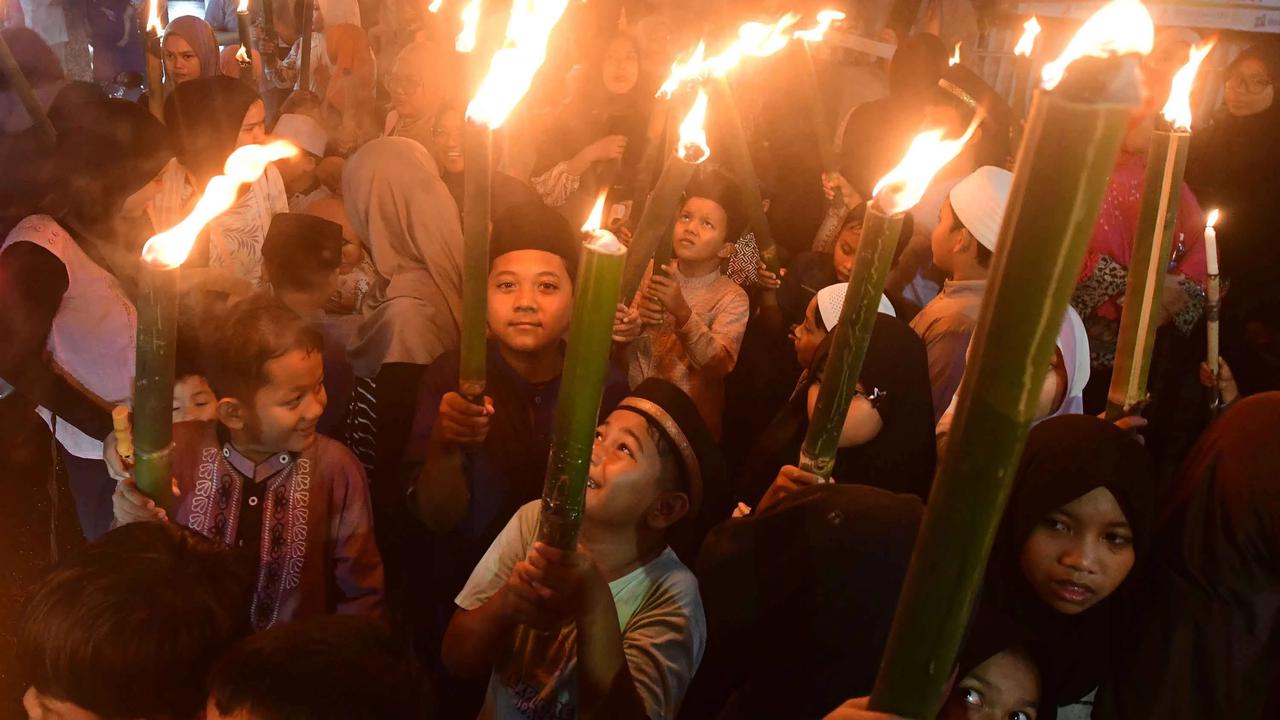 FOTO: Antusias Anak Anak Ramaikan Pawai Obor Ramadhan
