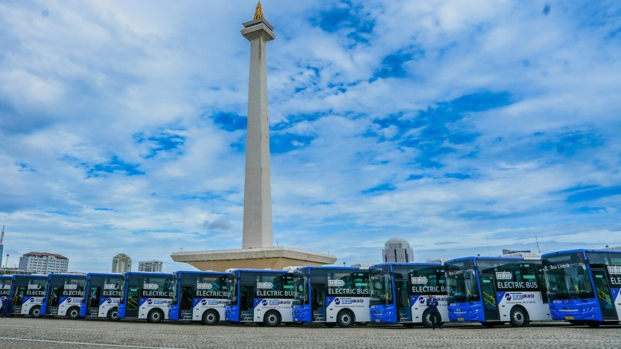 Demi Kurangi Emisi Karbon, Transjakarta Luncurkan 200 Bus Listrik