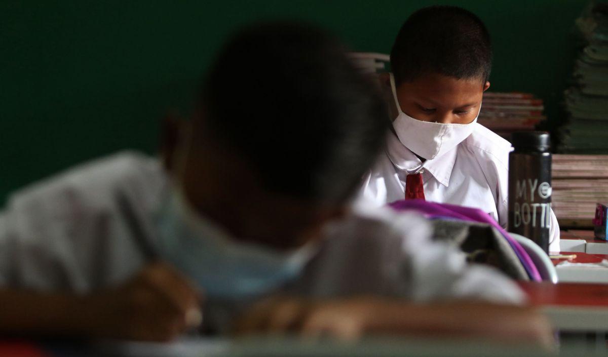 Bahrudin meminta siswa yang tidak tertampung di sekolah negeri untuk mencari sekolah swasta. Dengan begitu katanya, pihak sekolah swasta tidak perlu khawatir karena kekurangan siswa.