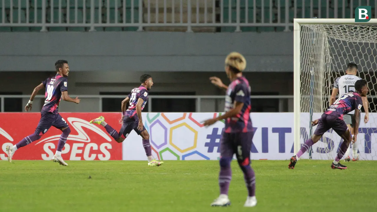 Foto: Adu Tajam Cristian Gonzales dan Beto Goncalves, Rans Cilegon FC Pecundangi Persis Solo 4-3 di Matchday Pertama Babak 8 Besar Liga 2