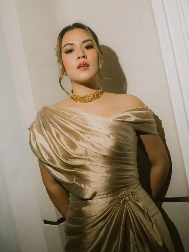 Raisa dengan tampilan emas (Instagram/raisa6690)