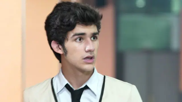 Emiliano Cortizo saat berakting di sinetron Dari Jendela SMP (dok Sinemart)