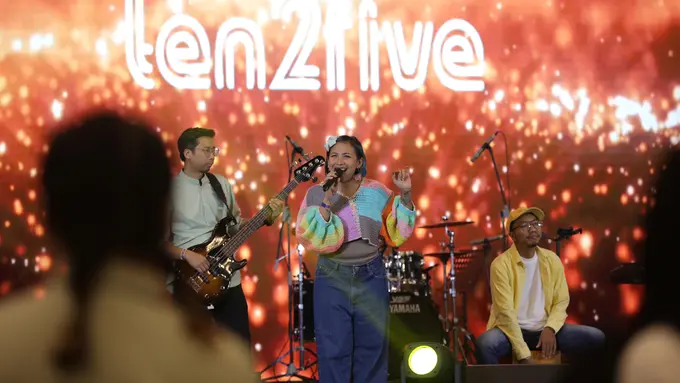 Fimela Day 2024 kembali menjadi sorotan dengan kehadiran salah satu band legendaris Indonesia, Ten2Five, berlangsung pada Jumat (29/11/2024) di Indonesia Convention Exhibition (ICE) BSD, Tangerang (Dok/Fimela.com)