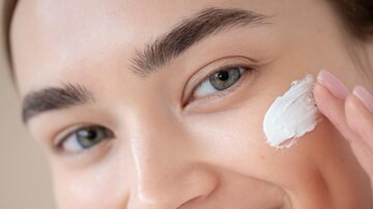 10 Kesalahan yang Sering Dilakukan Saat Memakai Sunscreen, Bikin Kulit Jadi Kusam
