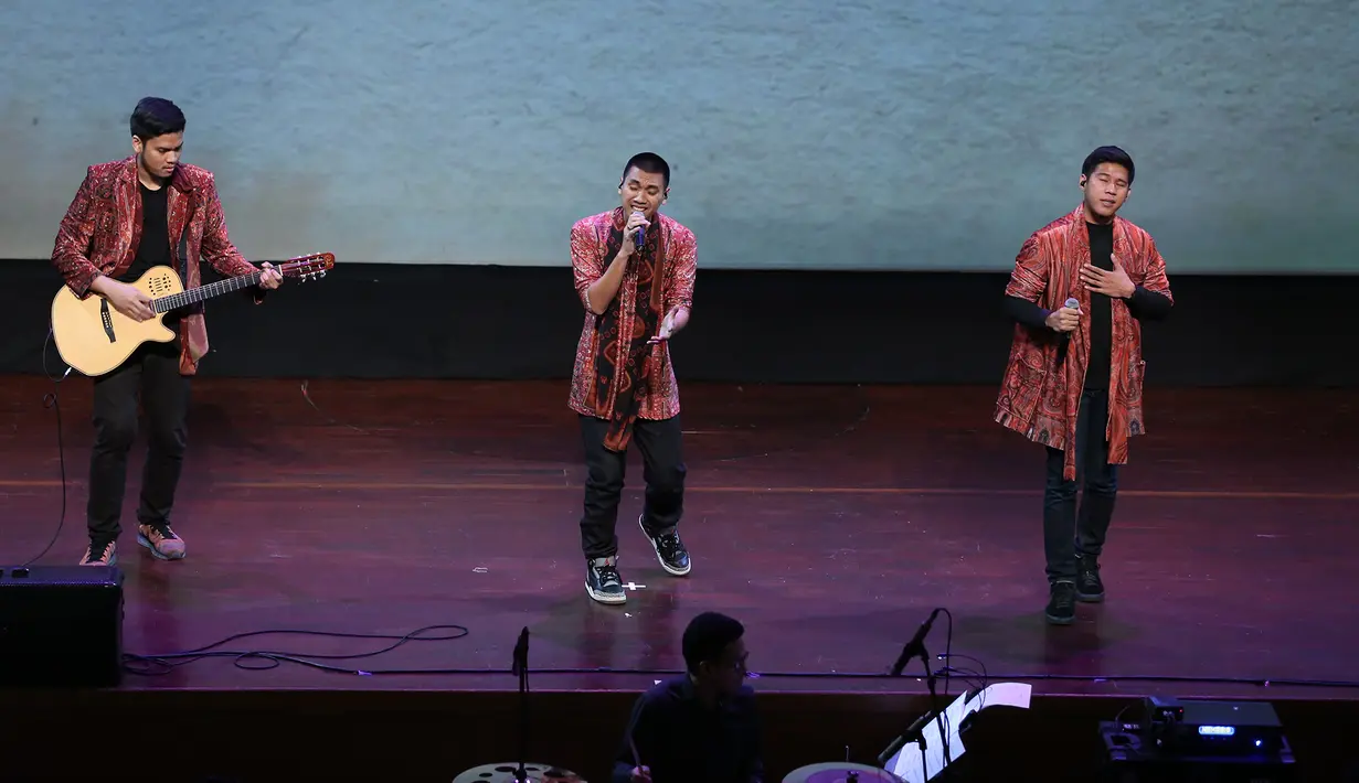 Konser yang juga menjadi ajang penggalangan dana itu dihadiri teman-teman artis dan pejabat publik. Donasi akan di serahkan ke penyandang kanker dan yayasan terkait. (Andy Masela/Bintang.com)