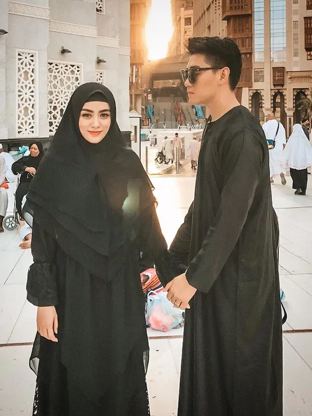 [Fimela] Ifan Seventeen dan Istri