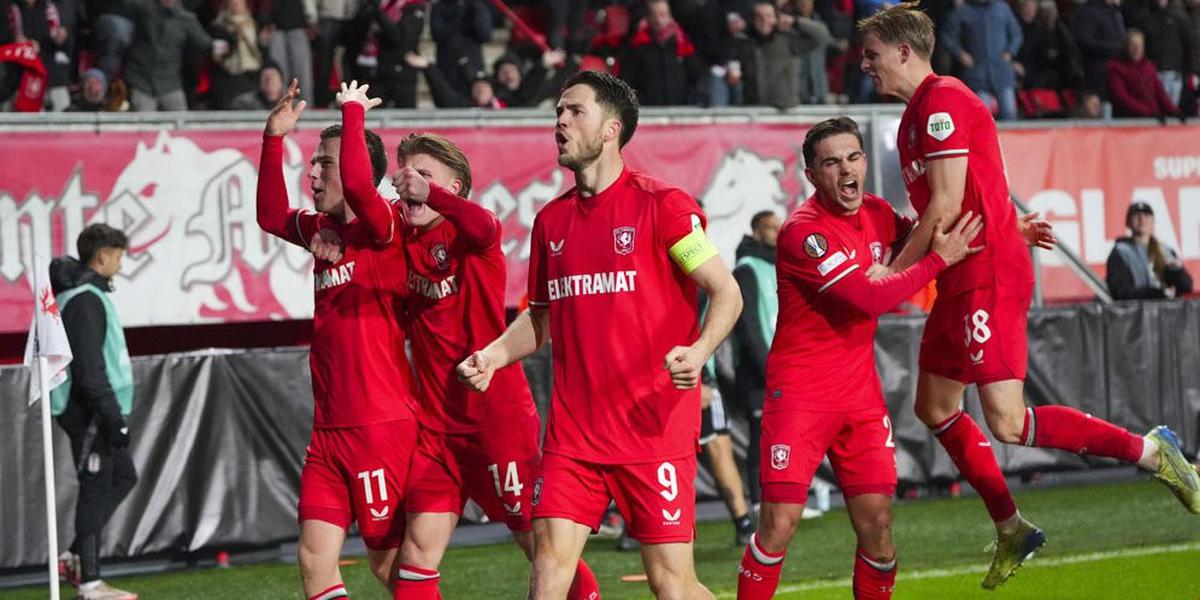 Dramatis! Twente Kalahkan NEC Nijmegen 3-2 di Play-off Eropa Eredivisie, Hilgers Absen, Verdonk Tampil Penuh