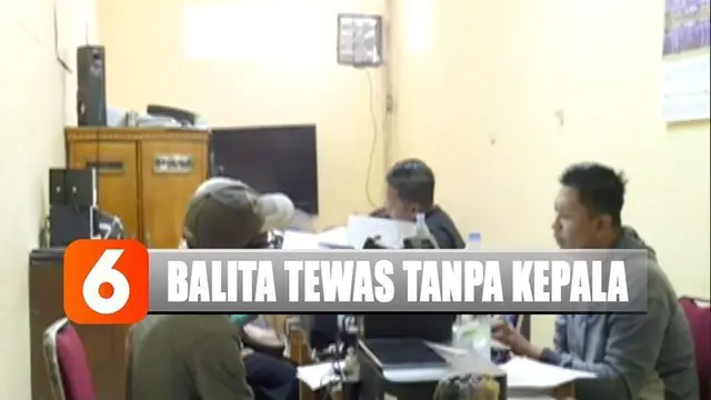 Jasad yang diduga putra mereka ditemukan di aliran sungai tanpa kepala, tangan, dan kaki pada Minggu siang lalu.