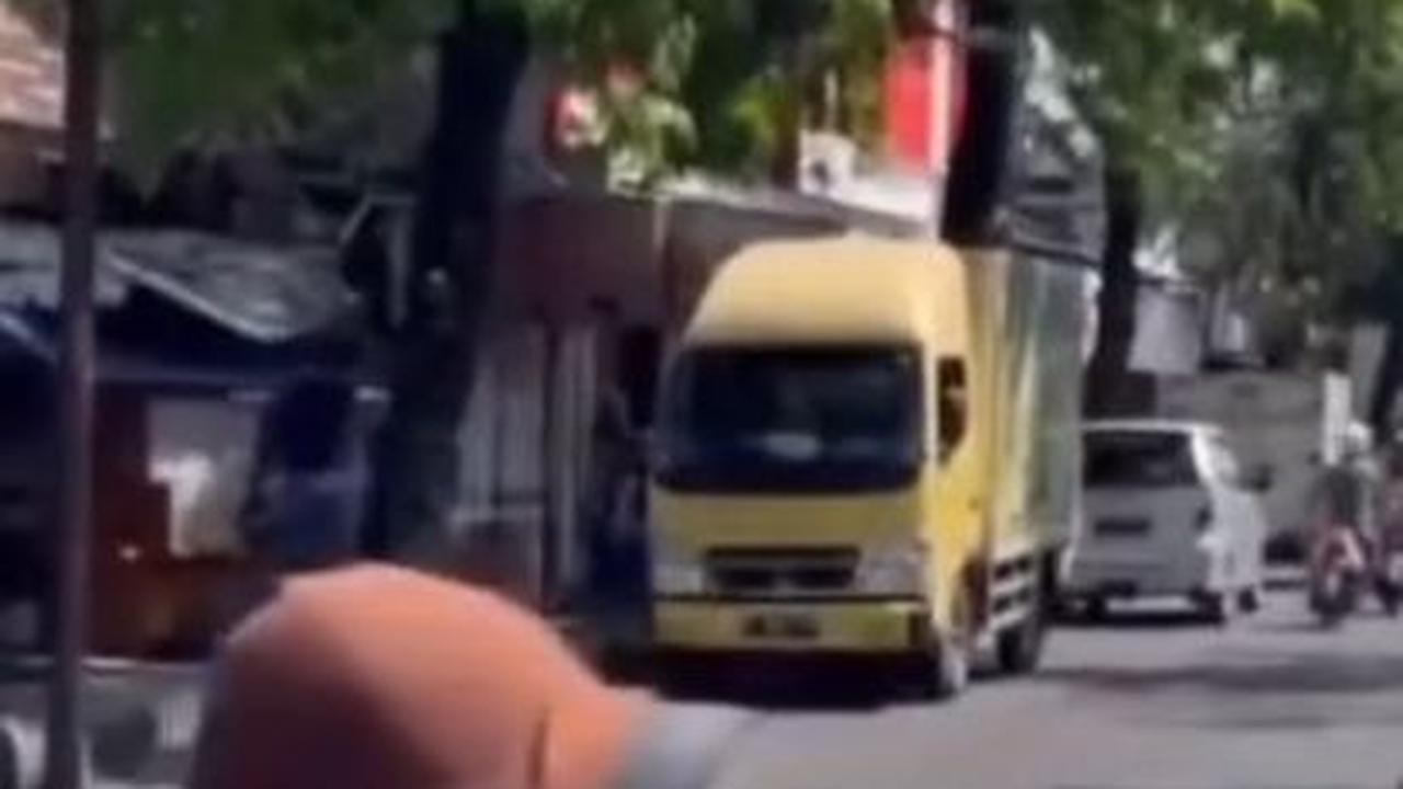 Viral Pria di Pati: Siang jadi Pengemis, Malam Party Bareng LC Karaoke