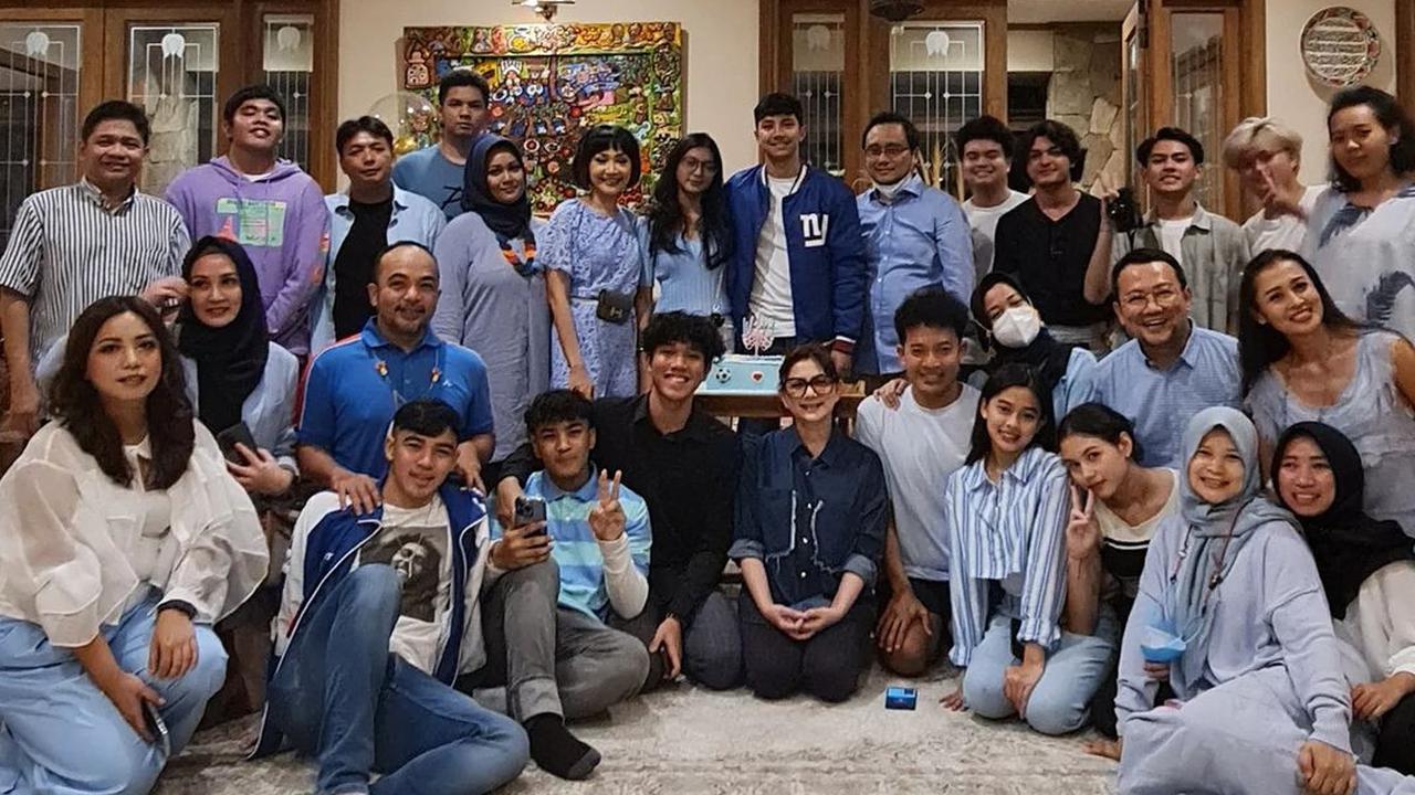 Perayaan ulang tahun Arie Nugroho yang ke-20  (Foto: Instagram @alvinadam1)