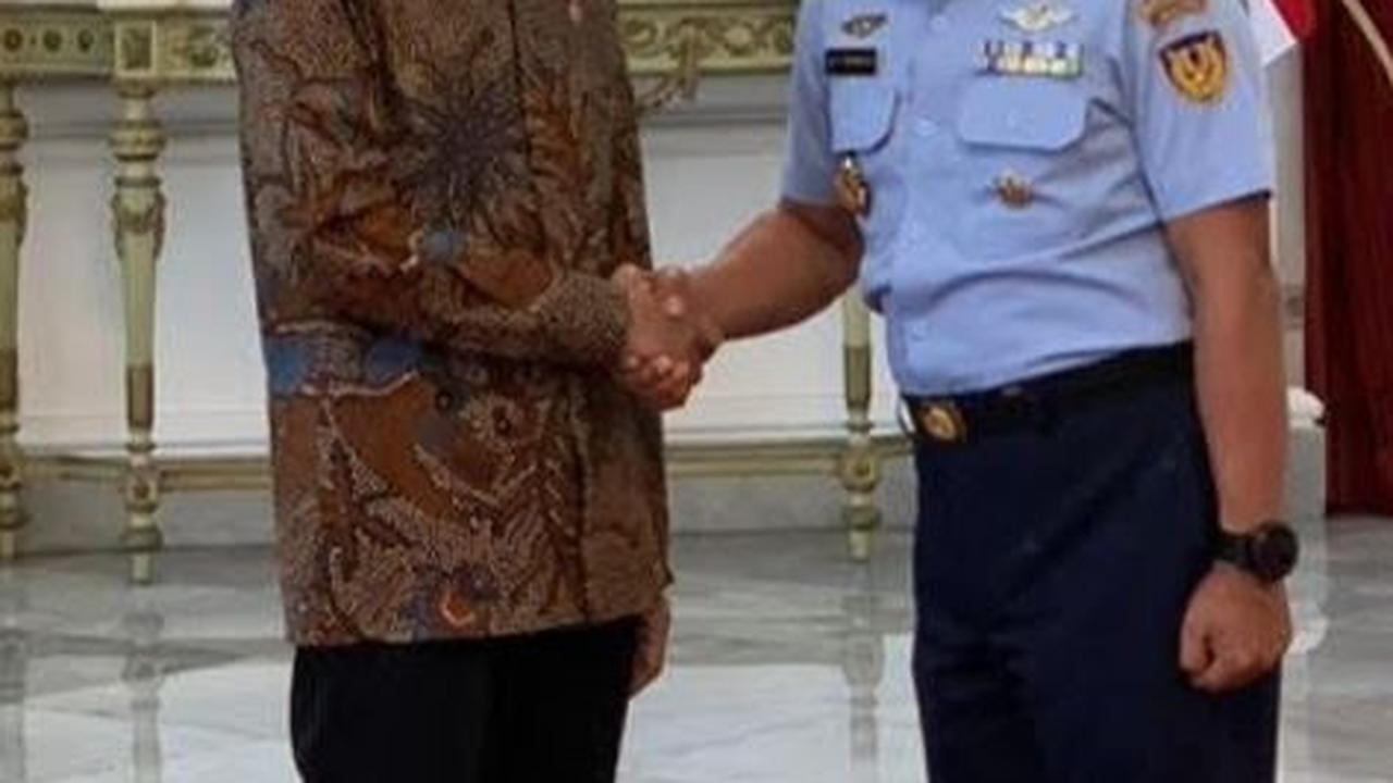 Lahir dari Keluarga Miskin, Ayahnya Pangkat Lettu, Sudah Besar Jadi Jenderal Penting Jaga Kesehatan Jokowi