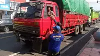 Curhatan Sopir Truk yang Terjebak Macet Panjang di Pelabuhan Ketapang: Harusnya Uang Diberikan ke Istri tapi Habis untuk Makan