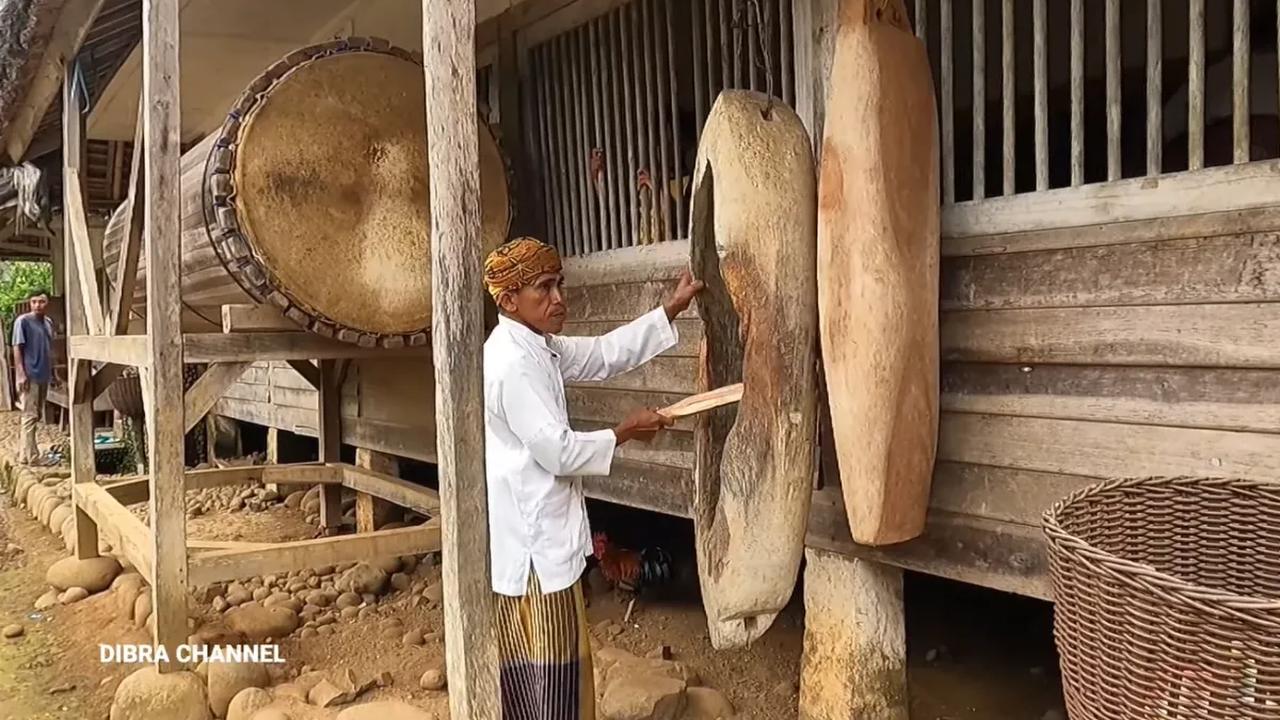 Dibangun dari Kayu Bilik dan Atap Ijuk