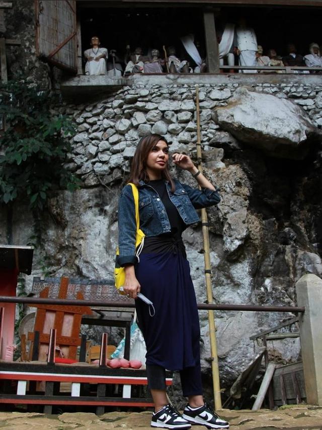 Najwa Shihab Kunjungi Kubur Batu Tana Toraja