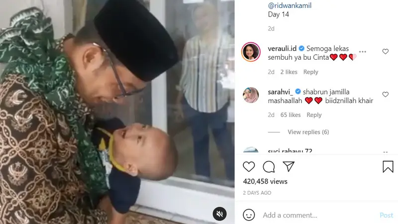 Ridwan Kamil menghibur istrinya