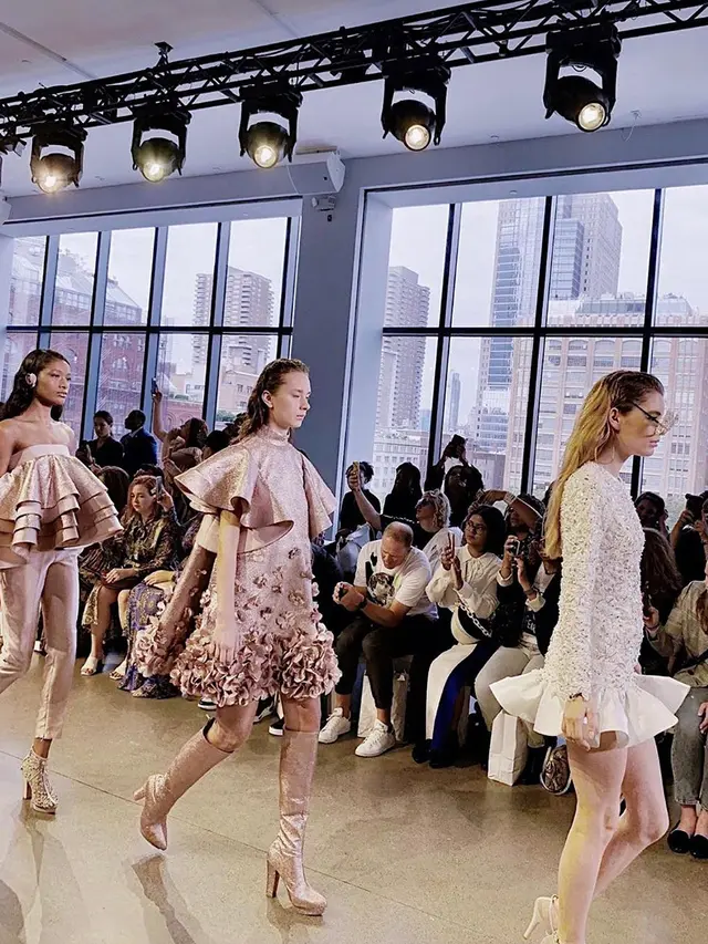 Julianto di New York Fashion Week