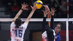 Kemenangan perdana Jakarta Electric PLN di Proliga 2026 tak lepas dari duet pemain asing mereka, Neriman Ozsoy dan Celeste Plak. (Dok. PBVSI)