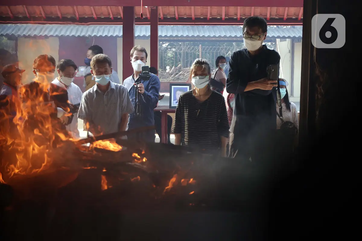 FOTO: Melihat Lebih Dalam Proses Kremasi Jenazah di Krematorium Cilincing