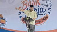 Menteri Haji dan Umrah Mochamad Irfan Yusuf saat menghadiri acara Balik Kerja Bareng Badan Pengelola Keuangan Haji (BPKH) 2026 di Surabaya. (Antara)