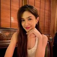 Mikha Tambayong baru saja mengunggah foto dirinya saat berkencan dengan sang suami. Foto: Instagram.