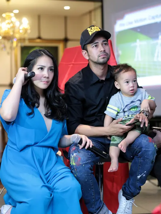 Film Rafathar akan di produksi oleh RNR film. Penggarapan film itu mengandeng sutradara di film Warkop DKI Reborn: Part 1 Jangkrik Bos, Anggy Umbara. (Adrian Putra/Bintang.com)