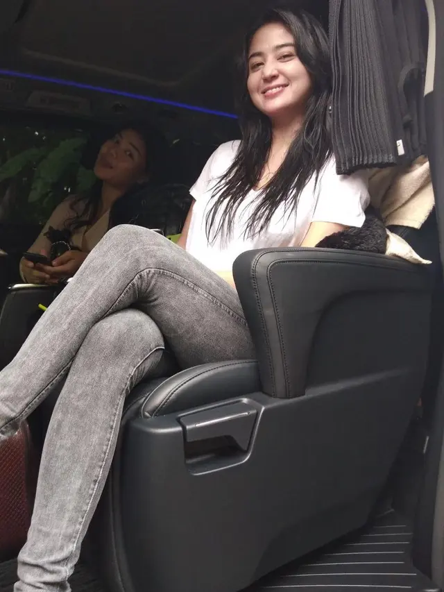 [Bintang] Dewi Perssik