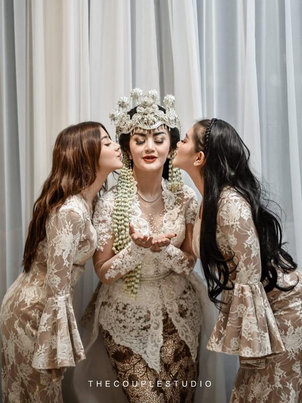 Pernikahan Gina Youbi (Sumber: Instagram/ginayoubi)