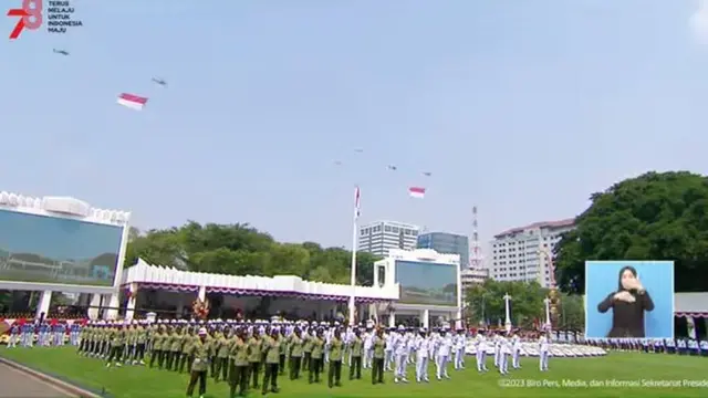 Atraksi helikopter TNI-Polri dalam rangka peringatan HUT ke-78 RI, Kamis (17/8/2023).