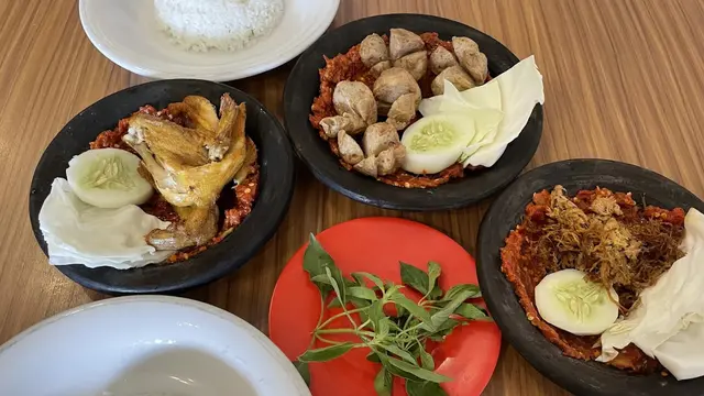 Rekomendasi Tempat Makan Dekat Stasiun Pasar Turi Surabaya