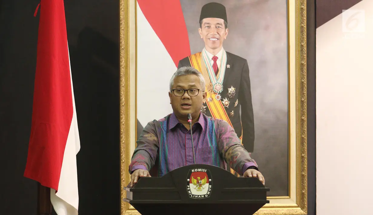 Ketua KPU RI Arief Budiman memberi sambutan saat Penyampaian Rancangan Teknokratik RPJM 2020-2025 di Gedung KPU, Jakarta, Selasa (25/9). Arief meminta capres-cawapres membuat visi dan misi berdasarkan RPJMN. (Liputan6.com/Herman Zakharia)