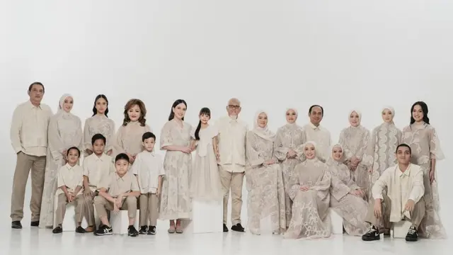 Potret keluarga besar Shandy Aulia yang kompak (credit: instagram.com/shandyaulia/davidsalim)