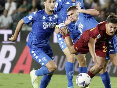 AS Roma sukses meraup poin penuh kala bertandang ke markas Empoli dalam partai Serie A 2022/2023 giornata keenam di Stadio Carlo Castellani, Selasa (13/9/2022).Pasukan Jose Mourinho berhasil menang tipis dengan skor 2-1.

Dua gol kemenangan Serigala ibu kota itu masing-masing dicetak oleh Paulo Dybala dan Tammy Abraham. Sementara itu, Empoli sempat menyamakan kedudukan lewat gol Filippo Bandinelli. (Marco Bucco/LaPresse via AP)