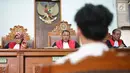 Majelis Hakim memimpin jalannya sidang perdana kasus dugaan penyalahgunaan narkoba Jefri Nichol di PN Jakarta Selatan, Senin (9/9/2019). Sidang perdana tersebut dengan agenda pembacaan dakwaan kepemilikan narkotika jenis ganja yang dimiliki Jefri Nichol. (Liputan6.com/Immanuel Antonius)