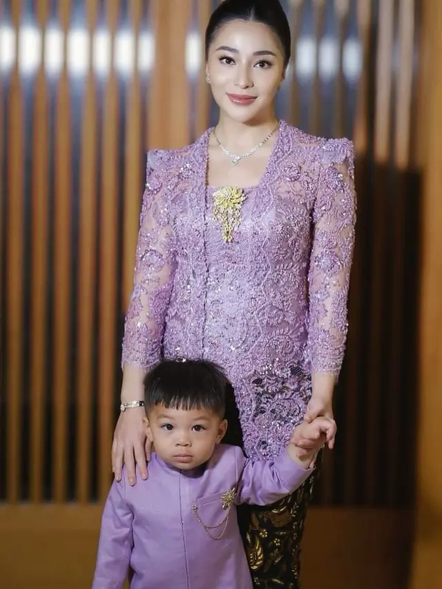 Nikita Willy Pakai Kebaya