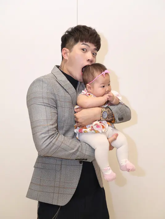 Lee Jeong Hoon dan Monique Octaviani alias Moa