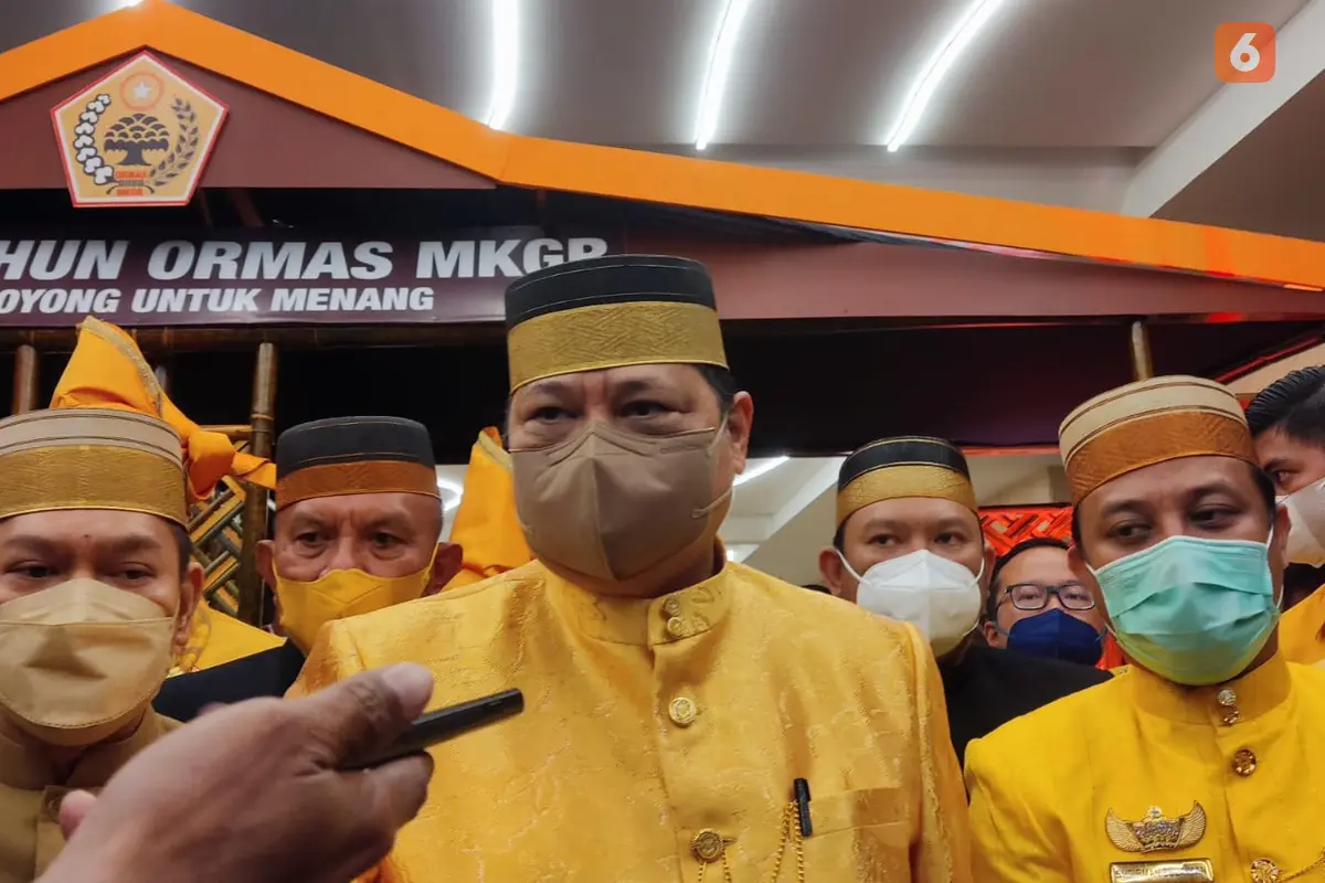 Airlangga Hartarto saat hadiri HUT ke 62 MKGR di Makassar (Liputan6.com/Fauzan)