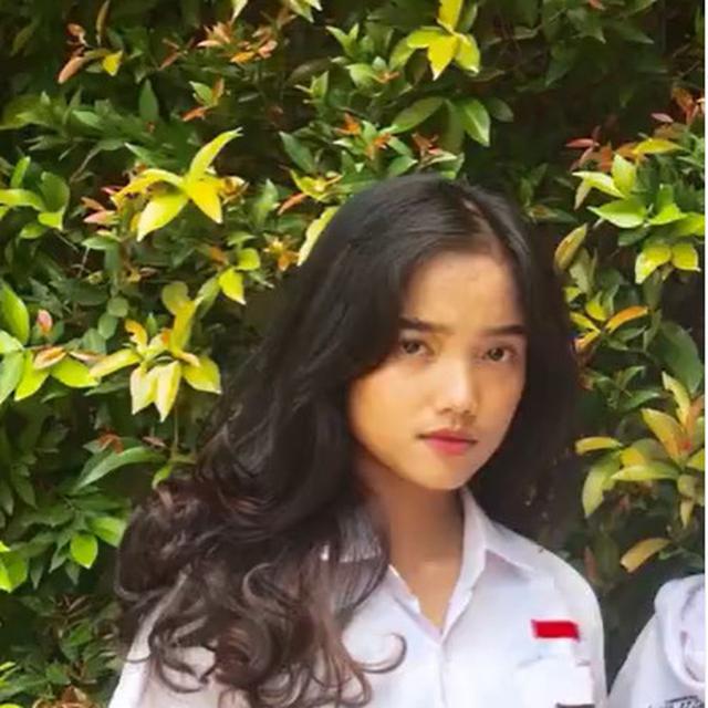 6 Potret Fuji Adik Bibi Ardiansyah saat Masa Sekolah, Bikin Pangling