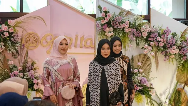 Koleksi desainer Qonita Gholib