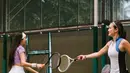 Terbaru, Anya Geraldine membagikan potretnya saat olahraga tennis dengan Luna Maya