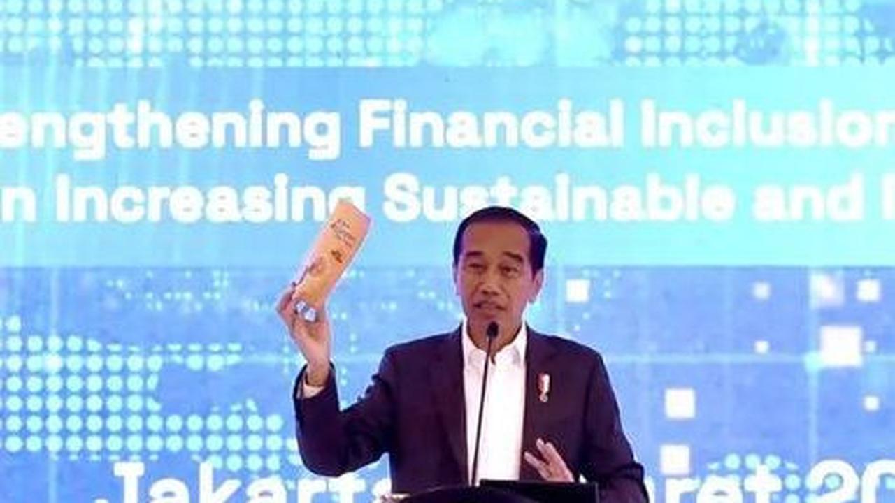 VIDEO: Jokowi Banggakan Produk UMKM 'Mama Muda' Depan Menteri dan Pengusaha
