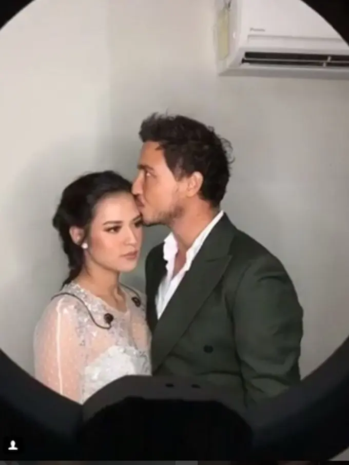 [Bintang] Hamish Daud dan Raisa