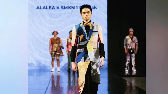 Peragaan busana Alalea x SMKN 1 Pandak di acara Jogja Fashion Week 2023