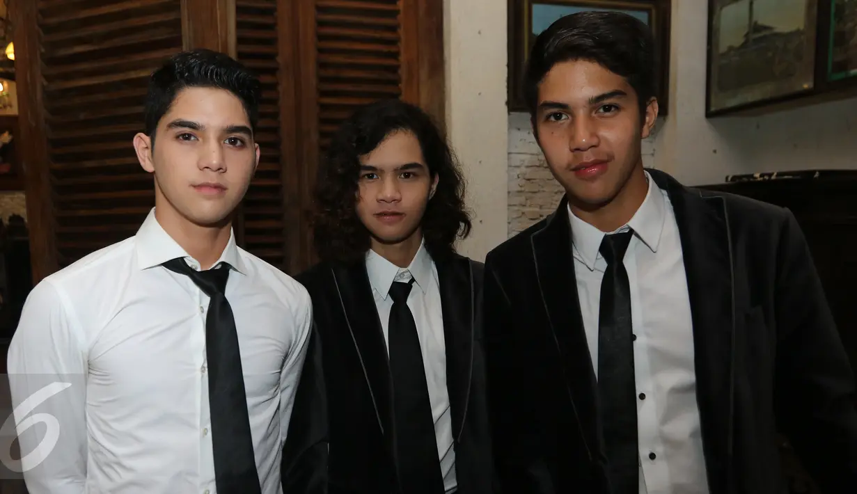 Ketiga anak Ahmad Dhani yaitu Al Ghazali, Abdul Qodir Jaelani, El Jalaludin Rumi (Liputan6.com/Herman Zakharia)