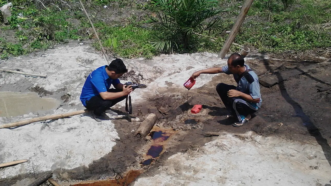 Gali Sumur Bor Untuk Ternak, Warga di Jambi Dapat Minyak