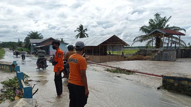 Hujan Ekstrem 5 806 Rumah Di Kabupaten Batubara Sumut Terendam Banjir News Liputan6 Com