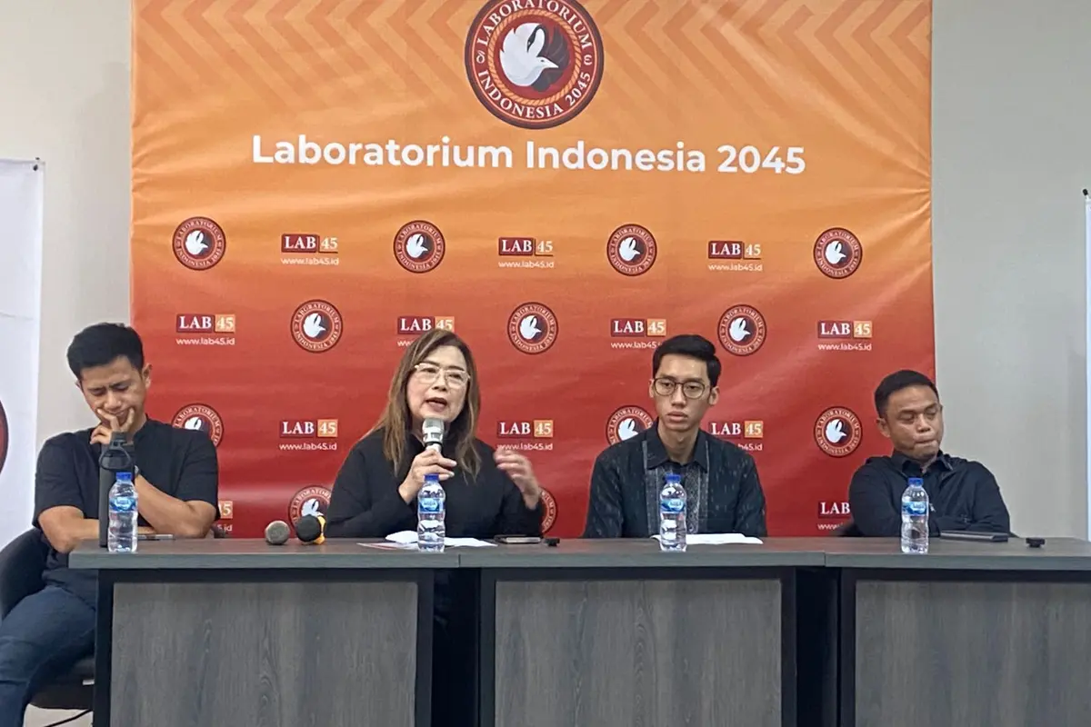Kepala Laboratorium Indonesia 2045 (LAB45), Jaleswari Pramodhawardani (kedua dari kiri) (Istimewa)