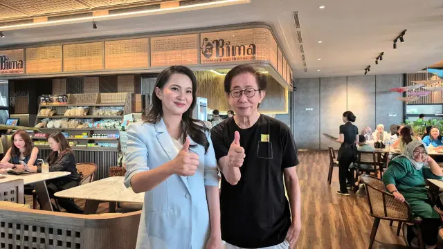 Gubernur Sherly Cicipi Ayam Goreng di BIMA Yamgor
