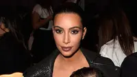 Takut Berkerut, Kim Kardashian Tak Mau Sering Tertawa